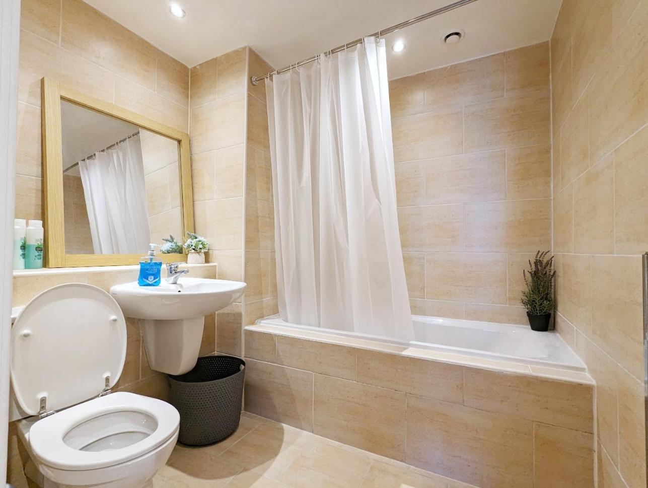 Guest Room In City Centre Near Key Attractions ليفربول المظهر الخارجي الصورة